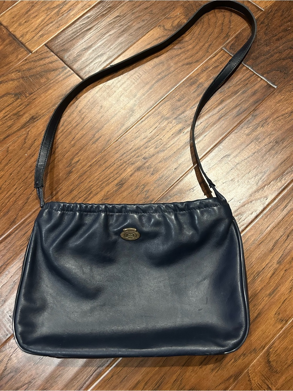 Vintage 80s/90s Etienne Aigner navy blue leather shoulder bag horseshoe logo